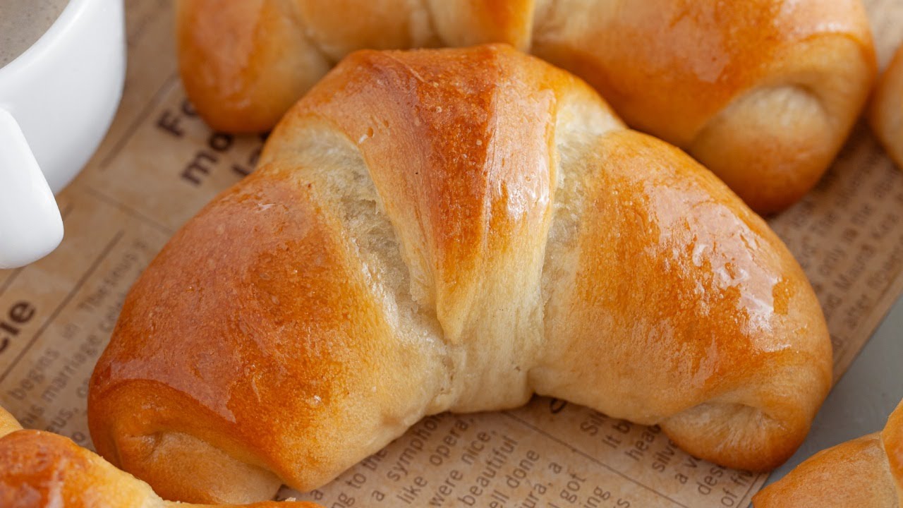 Chocolate Stuffed Croissants | מאפה ביתי במילוי שוקולד