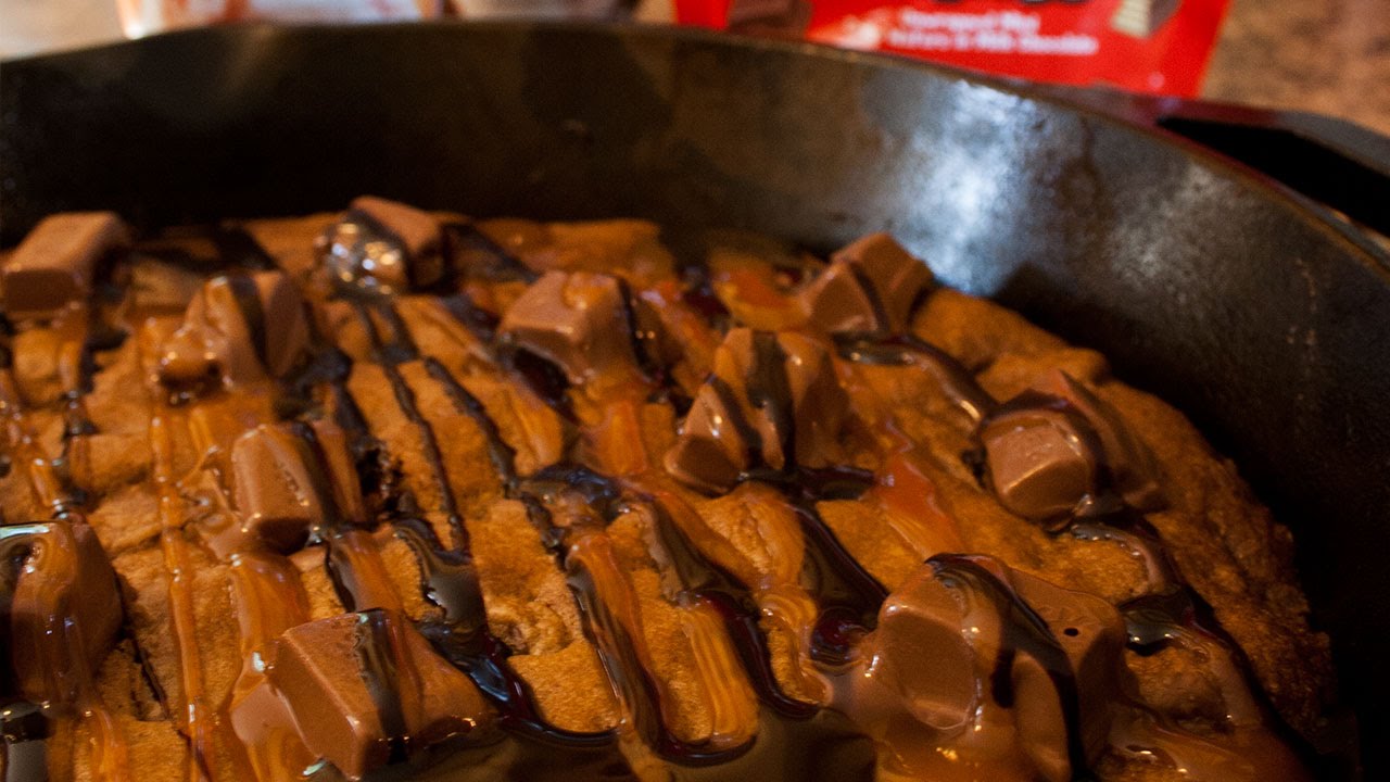 Kit Kat Skillet Cookies - YouTube