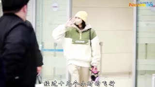 lisa回到韩国了，今天这一身少年感十足的celine