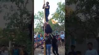 Ibuibu Panjat Pinang Di Hari Kemerdekaan