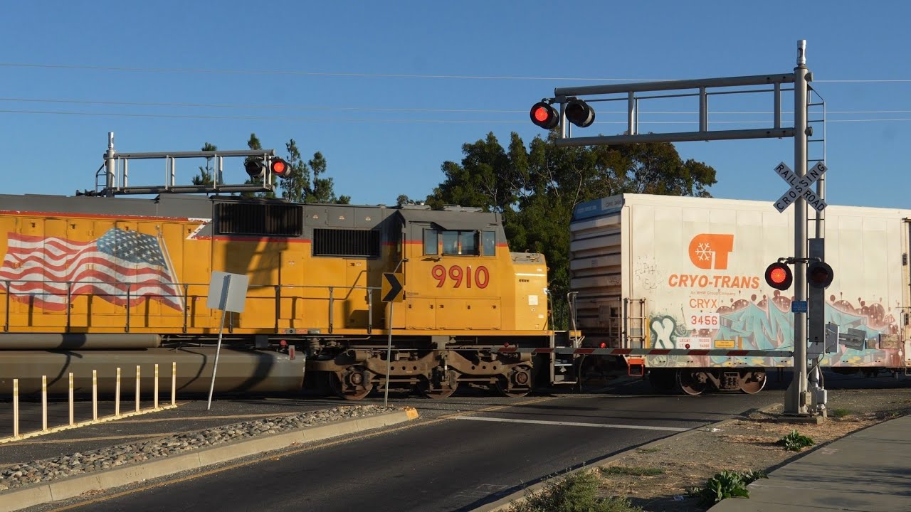 UP 9902 LRJ90 CFNR Local Shoving East | Beck Ave. Railroad Crossing, Fairfield CA