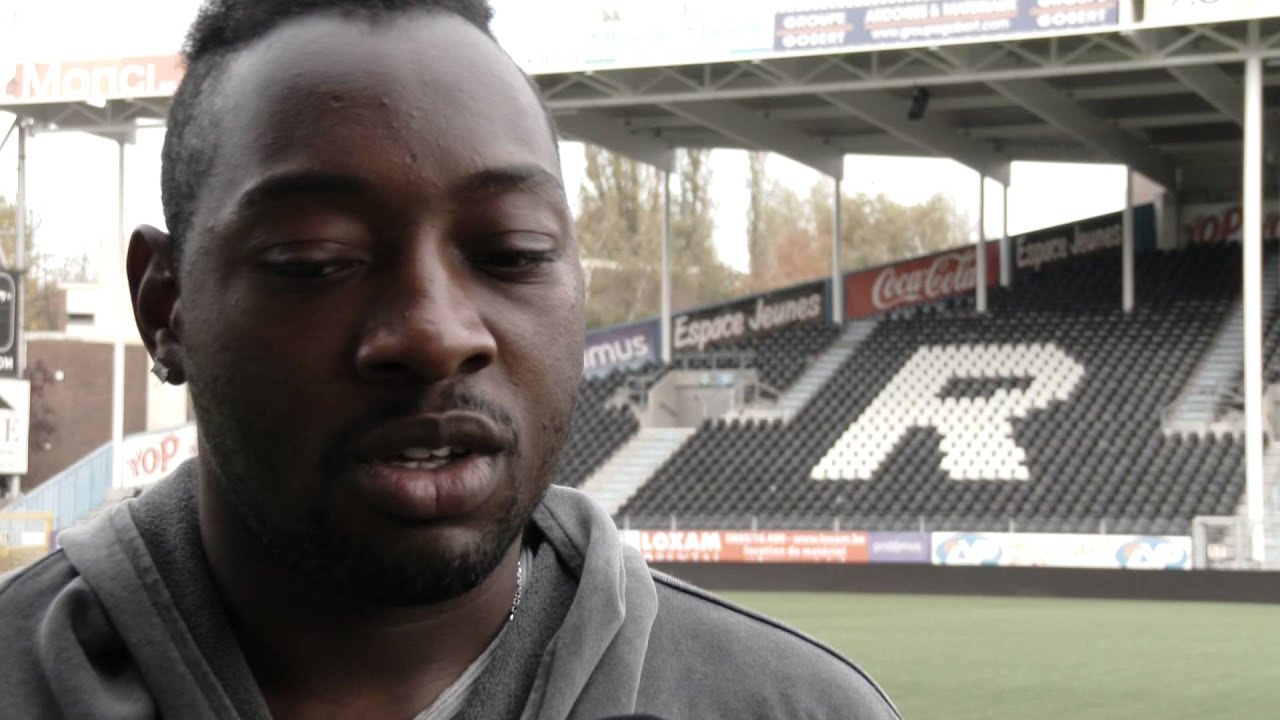 Parfait Mandanda avant R.Charleroi S.C - K.V. Oostende