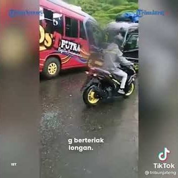 Viral  !! tabrakan angkutan Umum Elf powerfull vs putra sagara !! Kc:Cikajang Garut