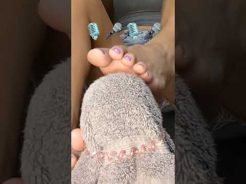 Towel mic scratching feet ASMR