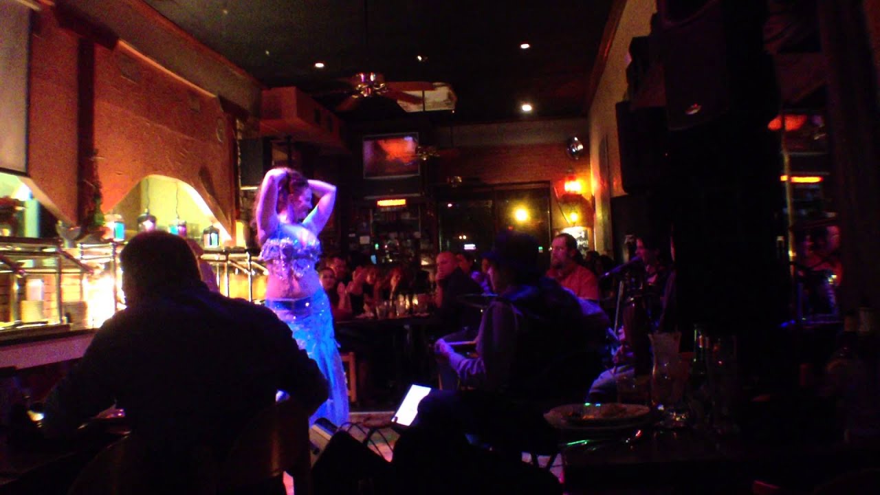 Badrawn performing Aya Zein with Yeli