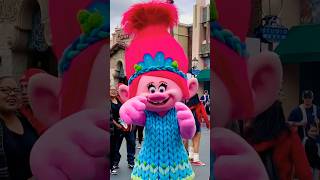 Poppy 🦋 #Trolls #UniversalStudiosHollywood #ThemePark #Dreamworks #Character #Shorts