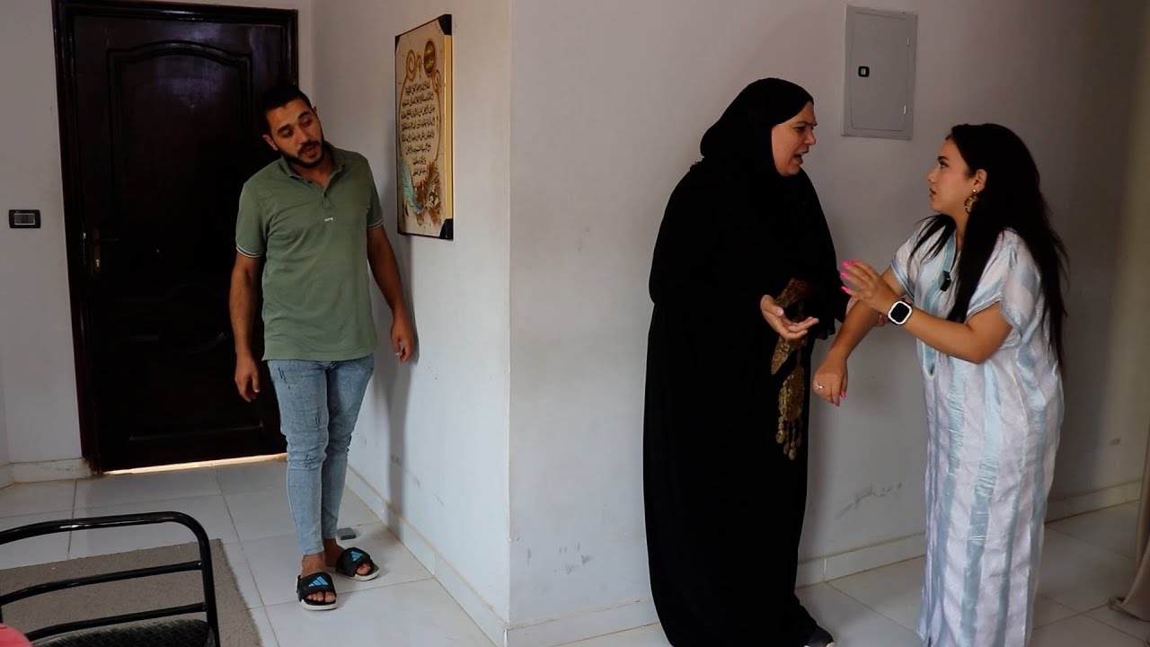 طرد امه من البيت عشان خاطر مراته قصة حقيقية