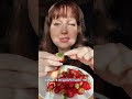 Обожаю такое сочетание 🍑+🍓#клубника#персик#фрукты#mukbangers#мукбанк#кушаюнакамеру#еданакамеру