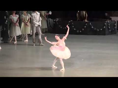 オーロラのヴァリアシオン「眠れる森の美女」バトーエワ、マリインスキー Aurora variation"Sleeping Beauty"N. Batoeva , Mariinsky Ballet 16