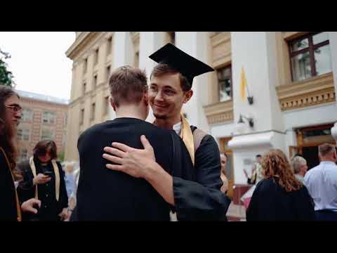 Лесби порно жылайды Асқазанға порно спермы