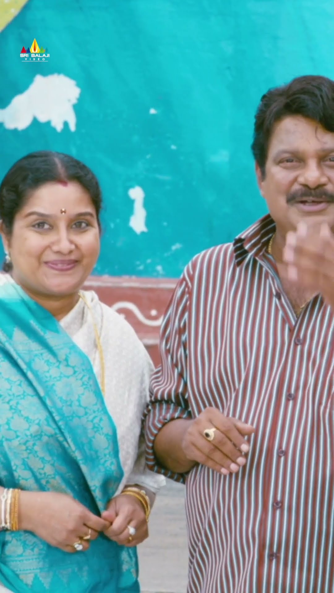 మా వాళ్ళు చూస్తే బాగొదండీ కొంచం నవ్వండి ! #mrpellikoduku | #ishachawla | #ytshorts | #youtubeshorts