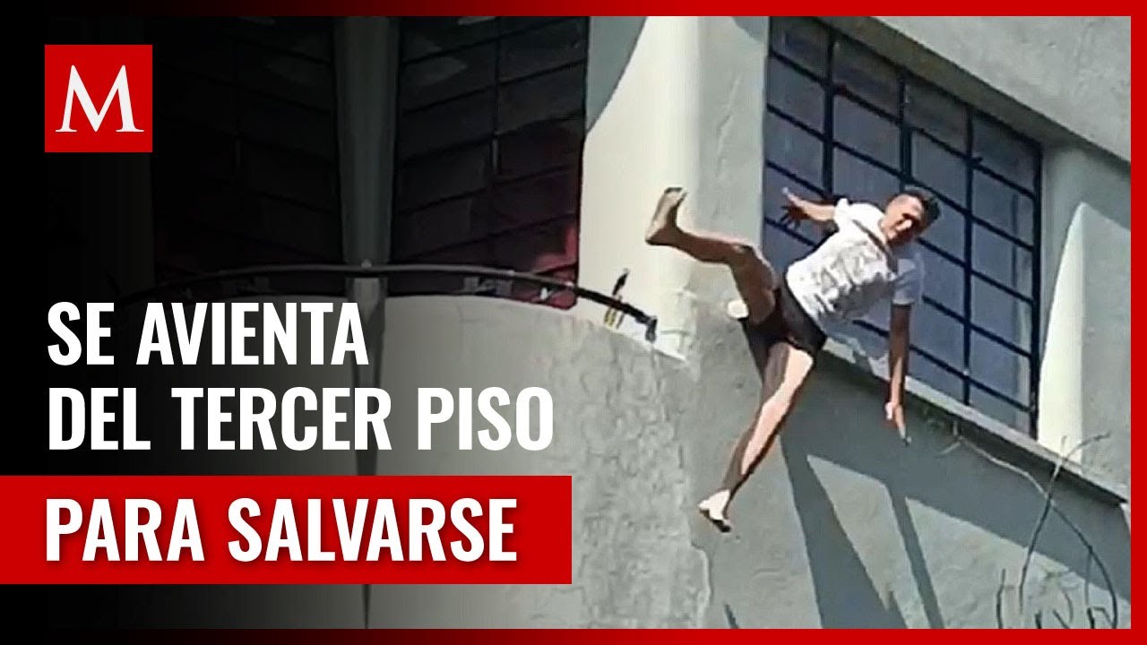 Hombre cae desde tercer piso durante incendio en Ciudad de México - YouTube