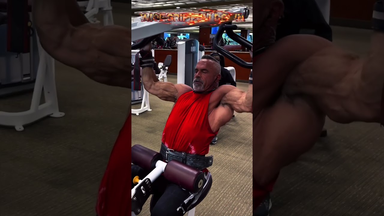 BACK WIDE GRIP PULLDOWNS #workout #motivation #exercise