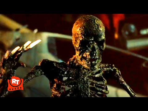Nightmare on Elm Street 3 (1987) - Freddy's Skeleton Attacks!