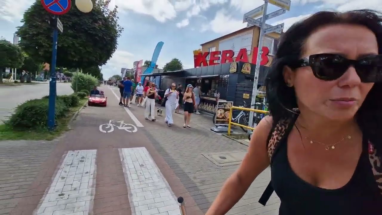 Jastarnia - tu też sporo ludzi i ogólnie bardzo ładnie dookoła / Półwysep Helski 