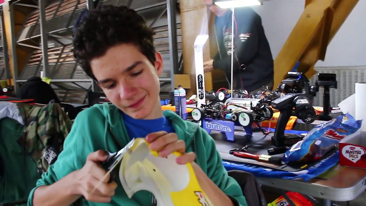 Competitie automodele RC electrice MRT Touring Open 3 - YouTube