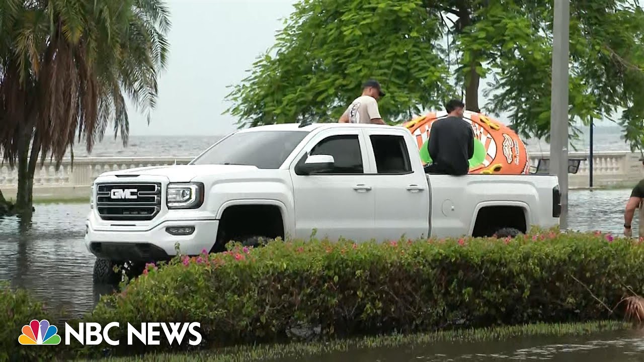 Tampa police removing people from flooded streets because of ‘trash water’