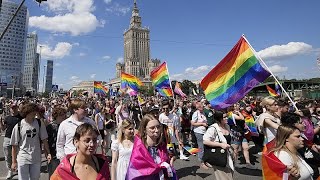 Pride-Monat: Paraden für mehr LGBTQ+-Rechte in Warschau und Budapest
