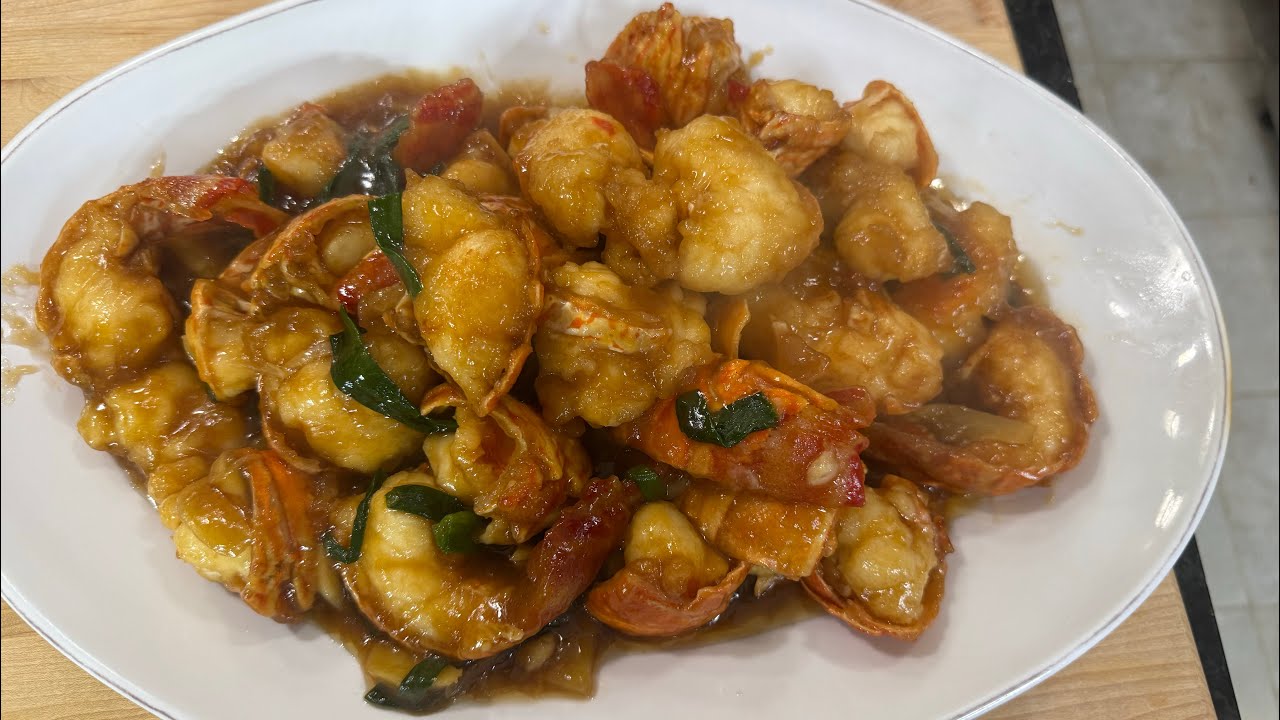 Tôm Hùm đuôi￼ xào hành gừng 🦞 Lobster Tail