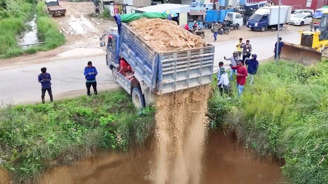 Interesting small project using Komatsu DR-51-PX Dozer with Dump Truck 5T, 25T in land filling