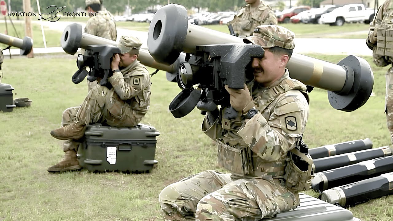 США испытывают пусковую систему ракет Javelin с новой, устрашающей противотанковой ракетой