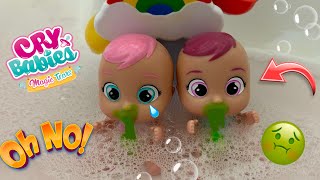 Cry baby dolls get Sick in the Bath! 🤮