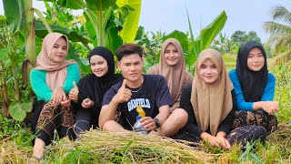 WOOW SERU...‼️DUDA GANTENG IKUT BANTUIN GADIS DAN JANDA DESA PANEN PADI DI SAWAH