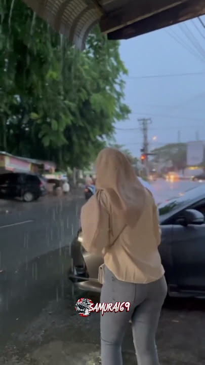 jilbab cantik jeans ketat