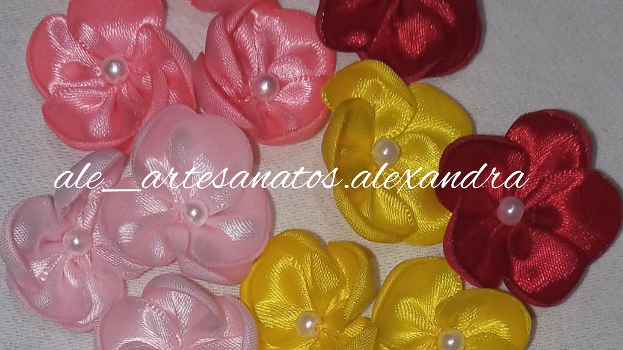 florzinha de fita de cetim