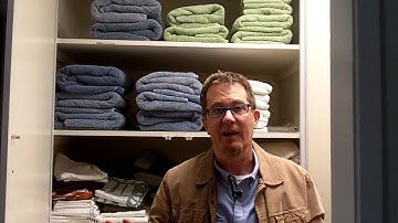 Declutter Your Linen Closet: #31Days2GetOrganized 2013