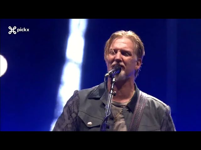 Queens Of The Stone Age - Straight Jacket Fitting (live at Rock Werchter 2023) class=