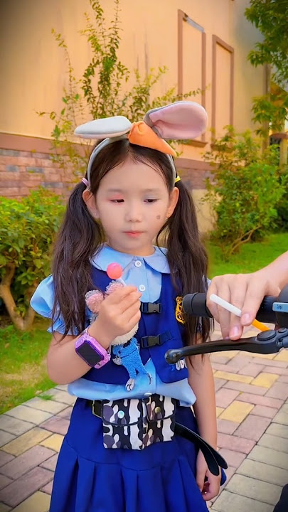 🚭 Brave Girl Stopped a Man from Smoking | Must Watch#NoSmoking #BraveGirl#short