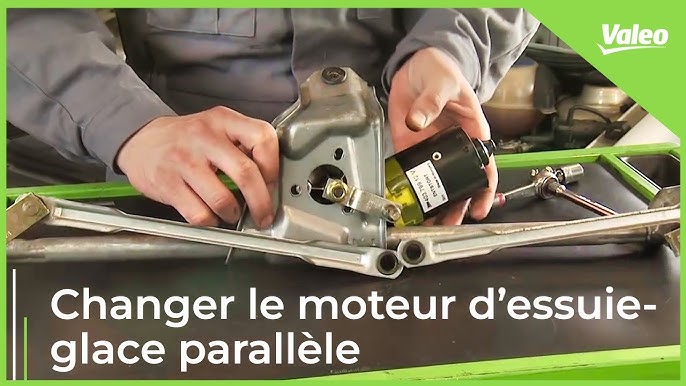 Comment remplacer des moteur d'essuie-glace sur RENAULT CLIO 3 [TUTORIEL  AUTODOC] - YouTube