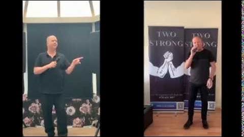 Two Strong singing together - Me and my shadow - Robbie Williams