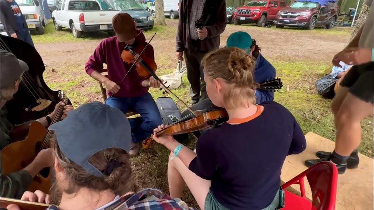 Everybody Two-Step - Maddie Mulaney & AJ Srubas fiddles - Clifftop 2025 - flatfooter Nathan