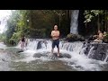 Happy wekend. Bermain di air terjun.indqh n menyenangkan suasana nya gaes