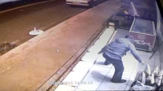 Buzda Pati Çeken Adam D