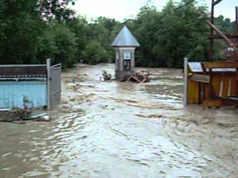 Imagini pentru inundatii judetul neamt