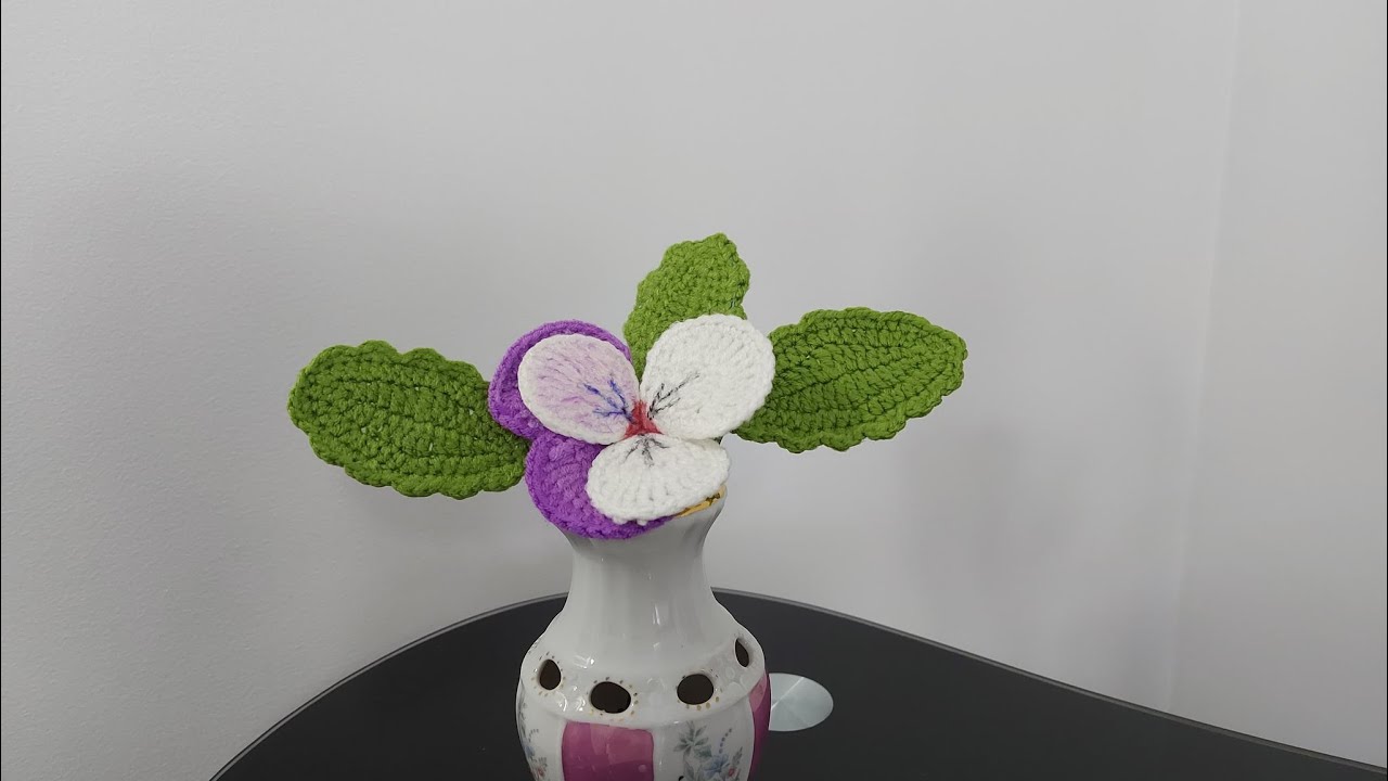 Cum crosetam frunze de panselute