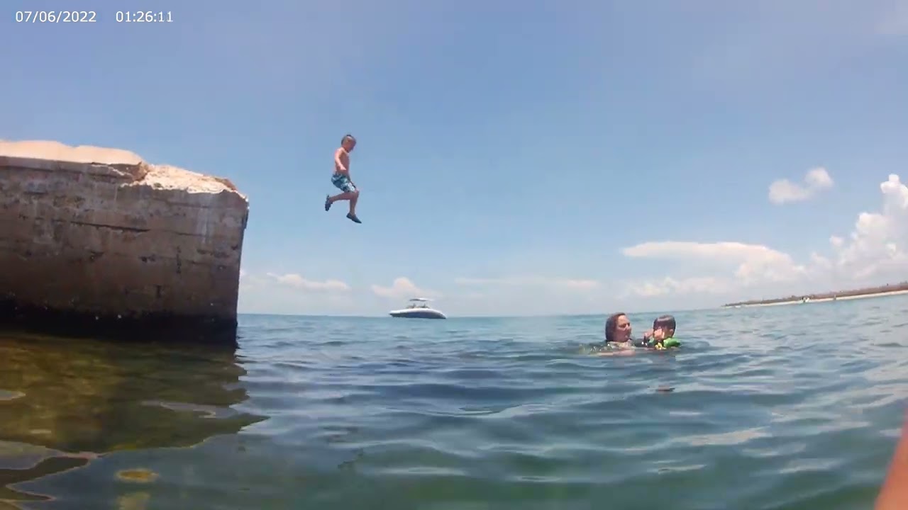 Cliff Jumping Egmont Key (by Anna Maria Island) - YouTube