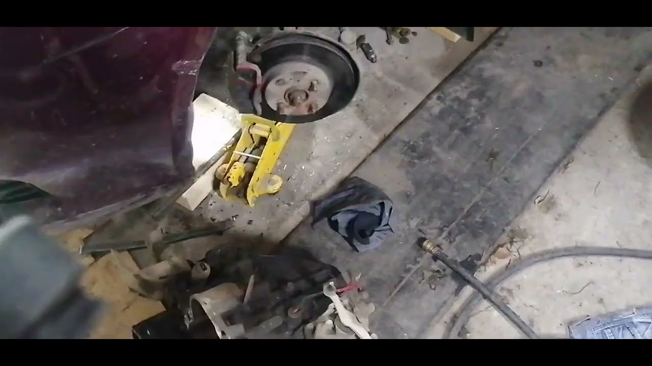 замена задней подушки двигателя джили мк кросс. лайфхак, как меньше ...