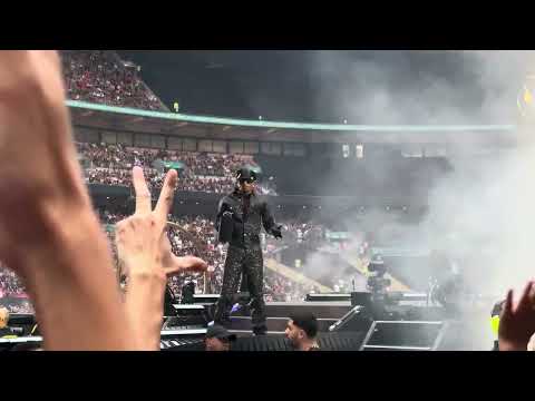 Playboi Carti performs “EVIL J0RDAN” at Wembley Stadium in London on the AHTD Tour 🇬🇧