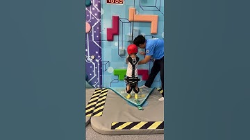 Bé Coca trải nghiệm leo núi trong nhà tại tinywold lotte mall tây hồ #climbing #kids #lottemalltayho