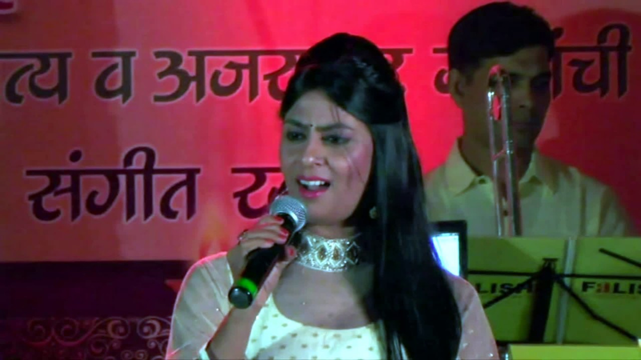 Rangeela Re | Sarrika Singh Live |