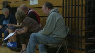 Manitowoc fire victims return to apartments for belongings