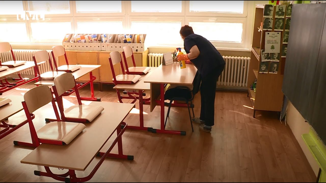 Základné školy sa pripravujú na pondelok. Po viac ako dvoch mesiacoch opäť privítajú žiakov