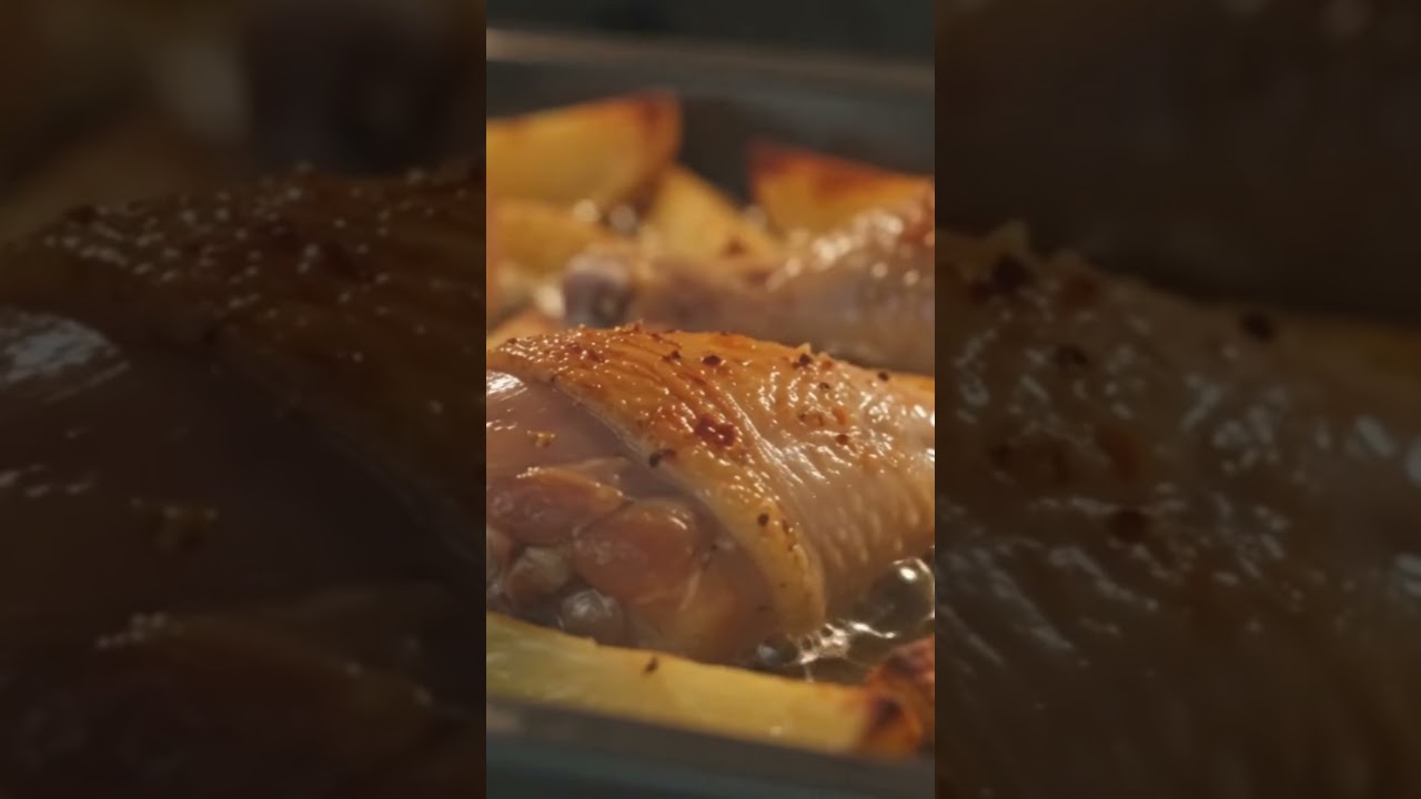 Pratik fırında tavuk ve patates tarifi. Pratik fırında tavuk ve patates tarifi.