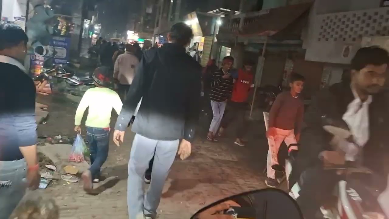 28-12-2025 jidhar bhi jao udhar pani wala machine lga hai 😠😡 