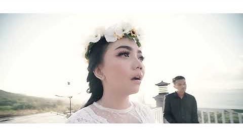 Syahiba Saufa - Welas Hang Ring Kene (Acoustic Version) - (Official Music Video)
