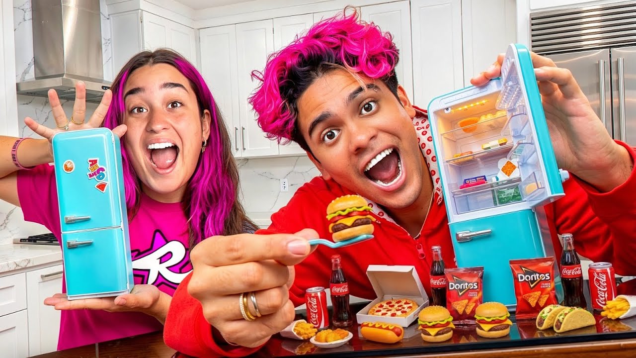 TESTAMOS A MINI GELADEIRA COM COMIDAS RARAS * mini brands 